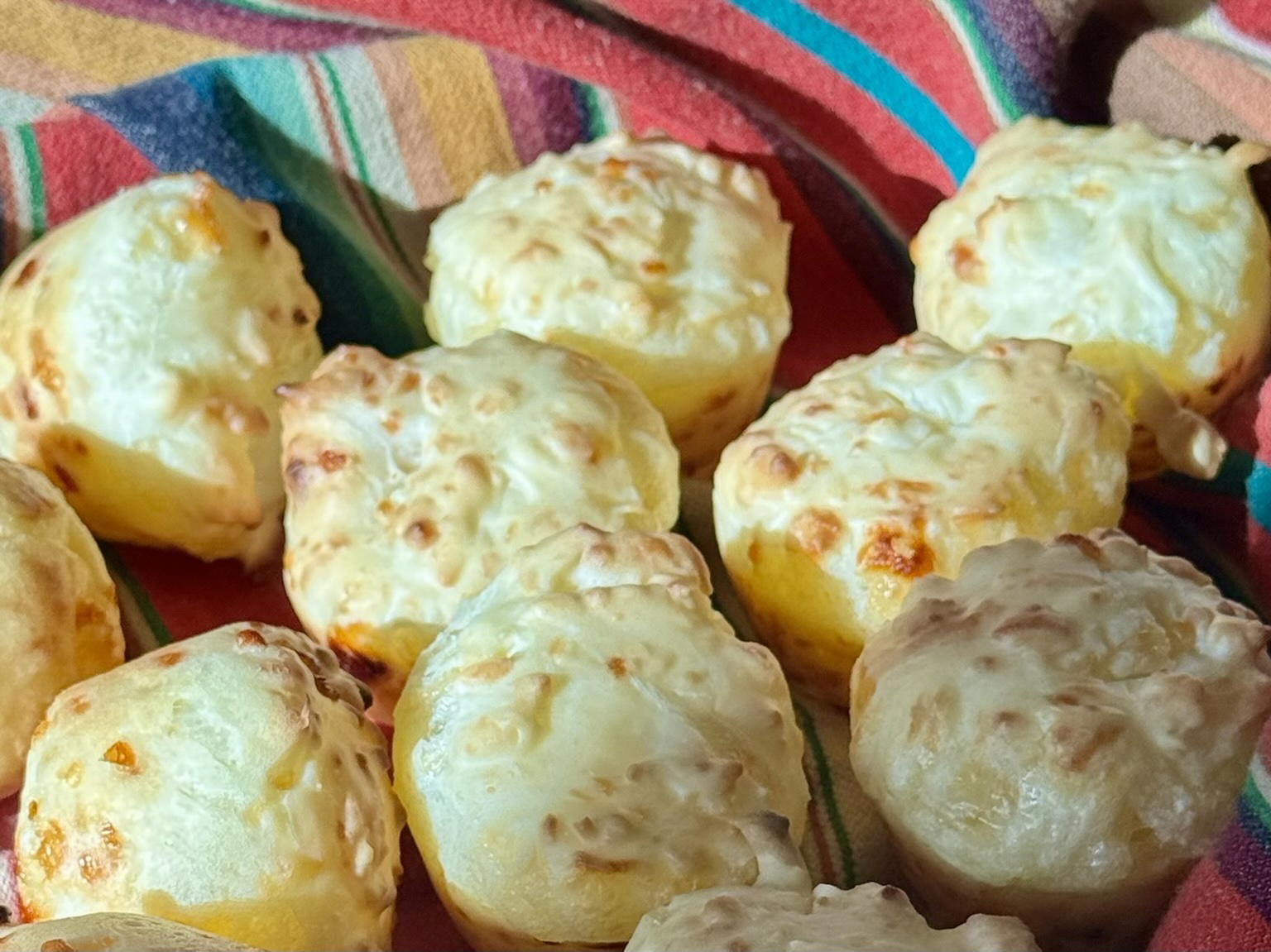 Pão de Queijo (Brazilian Cheese Bread)