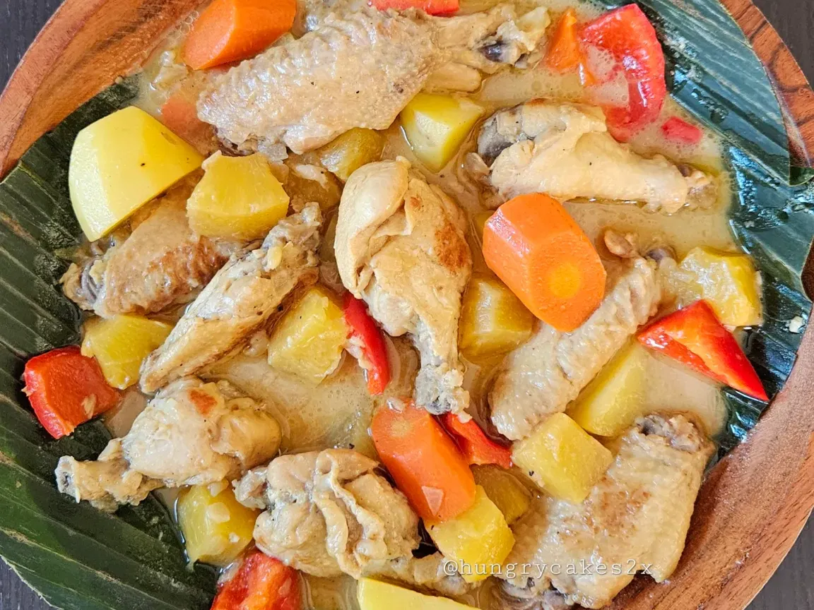 PININYAHANG MANOK (Pineapple Chicken)