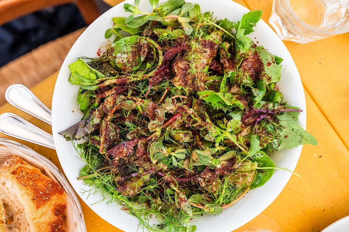 Insalata di Misticanza con Salsa di Alici e Sommacco
