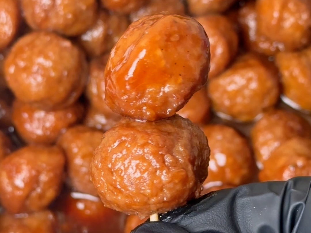 Sweet BBQ Grape Jelly Crockpot Meatballs
