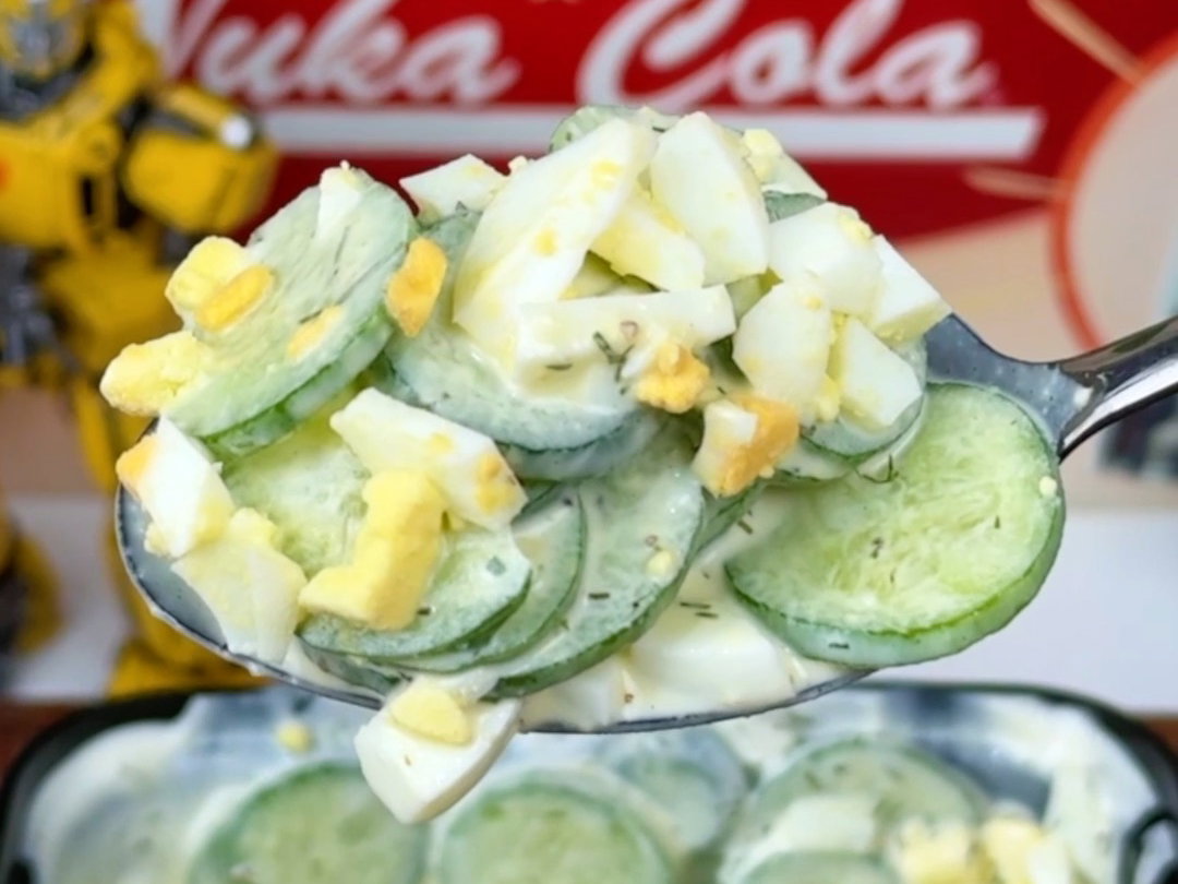 Crispy Cucumber Egg Salad