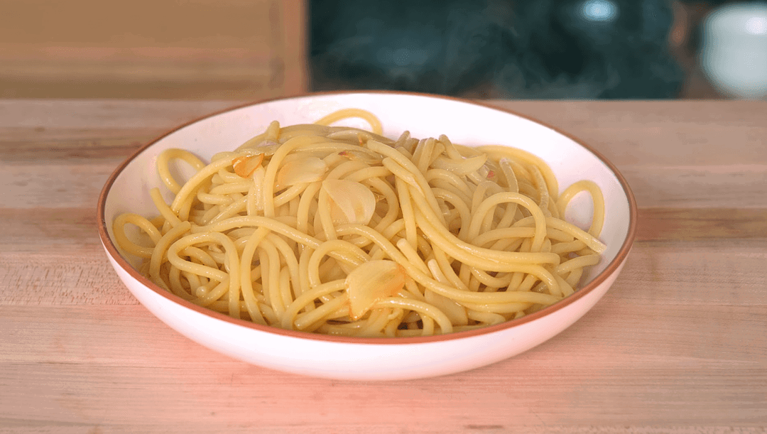 The Easiest Garlic and Olive Oil Pasta | Aglio e Olio (3 Ingredients)