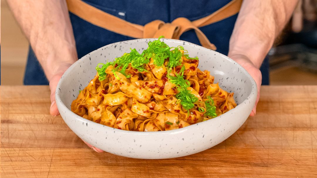 The Easiest Spicy Chili Garlic Noodles (2 Ways)