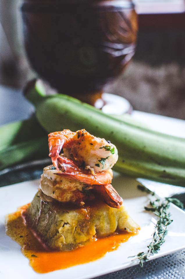 Mofongo con Camarones a la Criolla