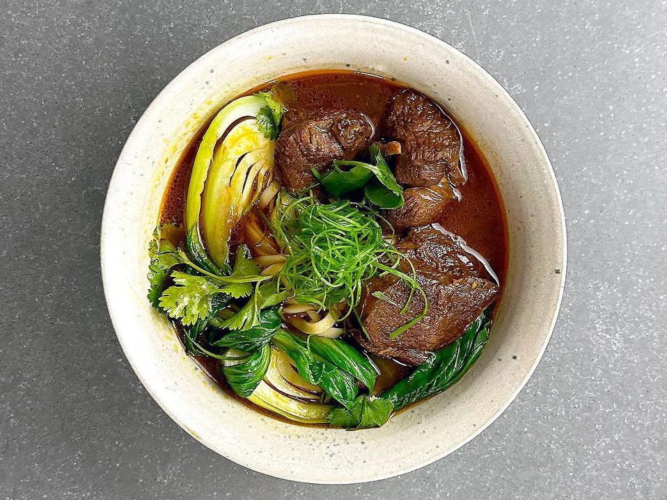 Beef Noodle Soup (牛肉麵)