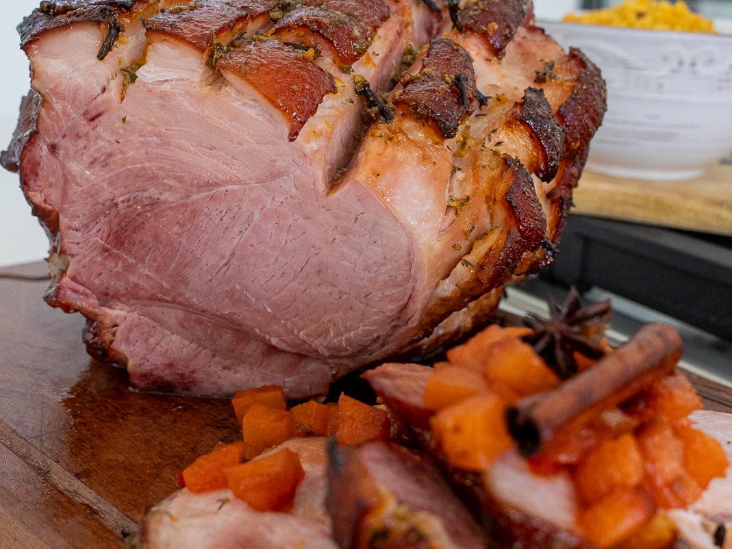 Oak Barrel Spiced Rum Glazed Baked Jamón con Piña